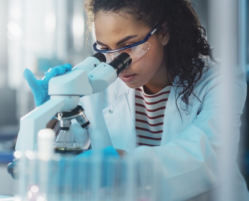 Elkötelezettek vagyunk a biztonság és a tudomány iránt