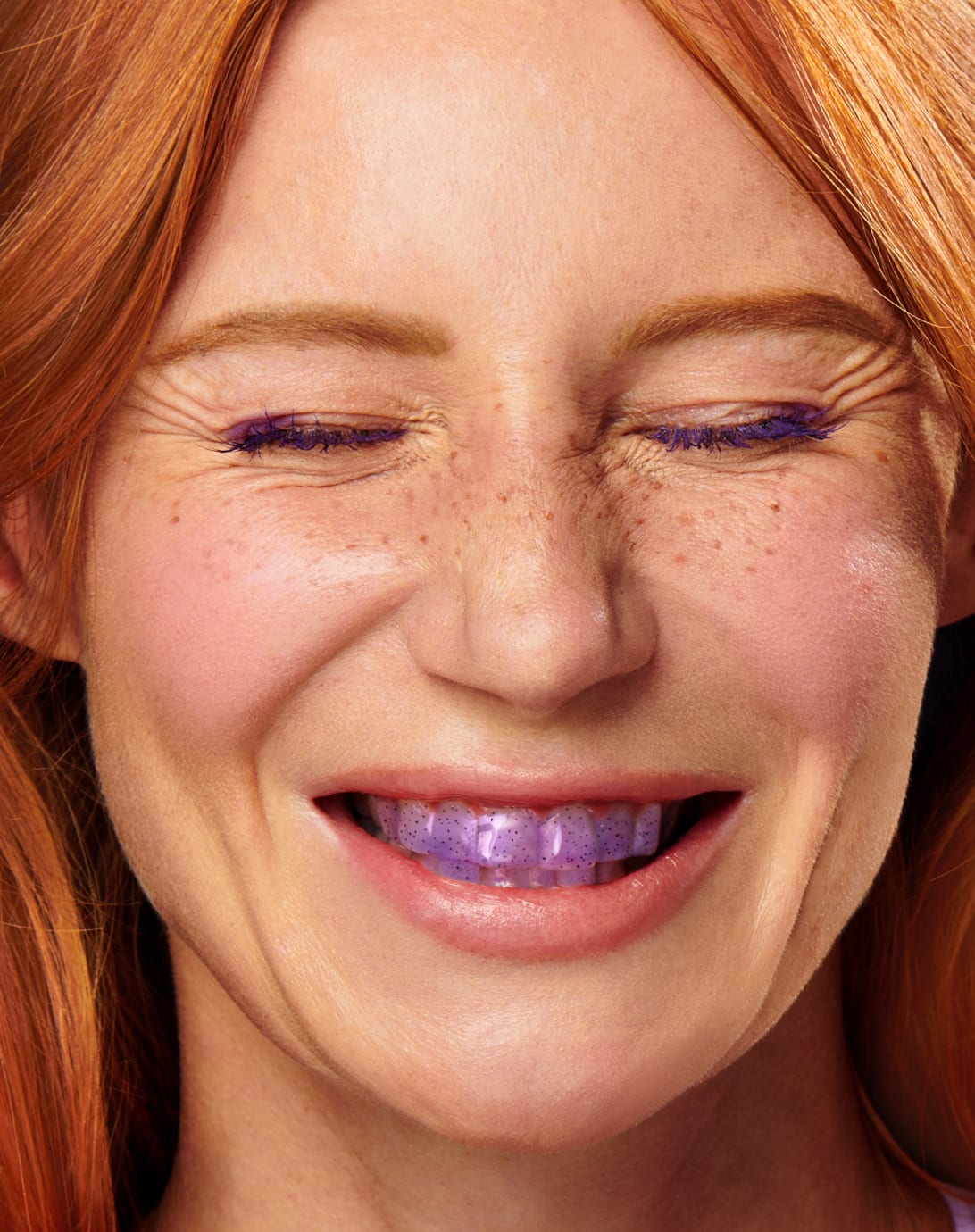 Mit tud egy lila fogfehérítő fogkrém?